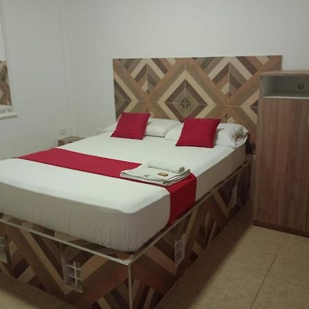 Hostal Kumbaya Santa Marta  Ngoại thất bức ảnh