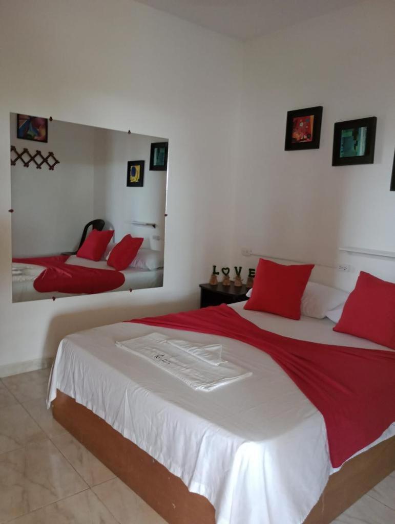 Hostal Kumbaya Santa Marta  Ngoại thất bức ảnh