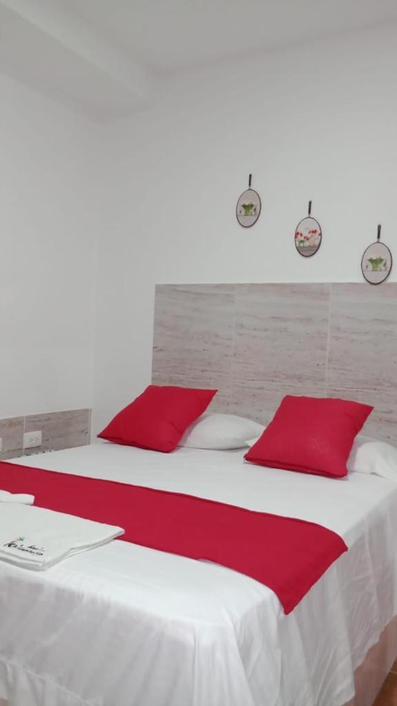 Hostal Kumbaya Santa Marta  Ngoại thất bức ảnh