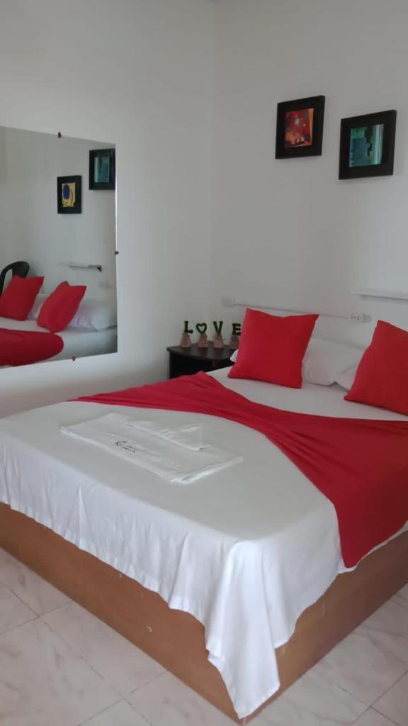 Hostal Kumbaya Santa Marta  Ngoại thất bức ảnh