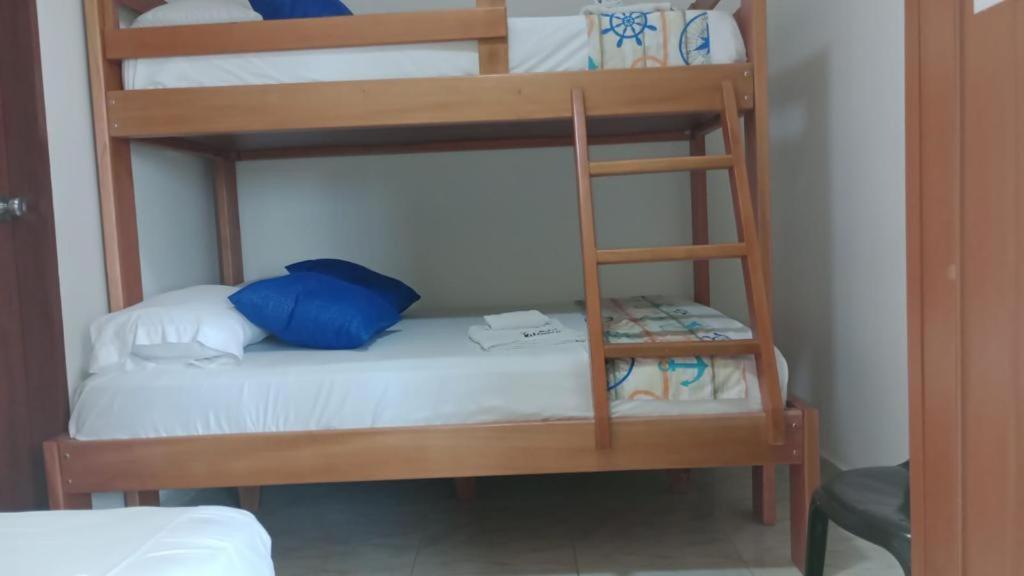 Hostal Kumbaya Santa Marta  Ngoại thất bức ảnh